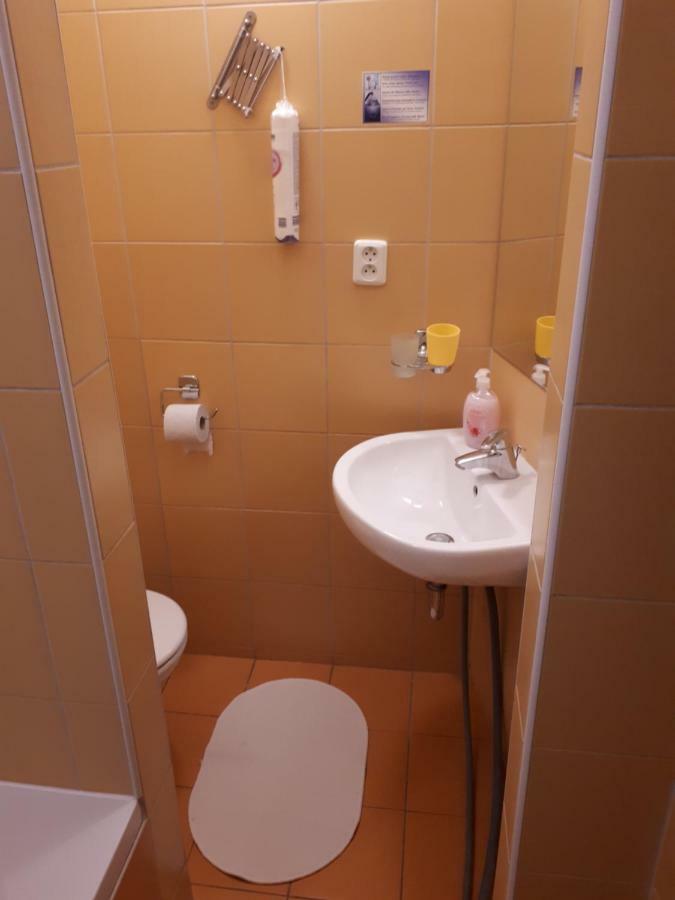 Utulny Apartman V Bratislava 6 מראה חיצוני תמונה