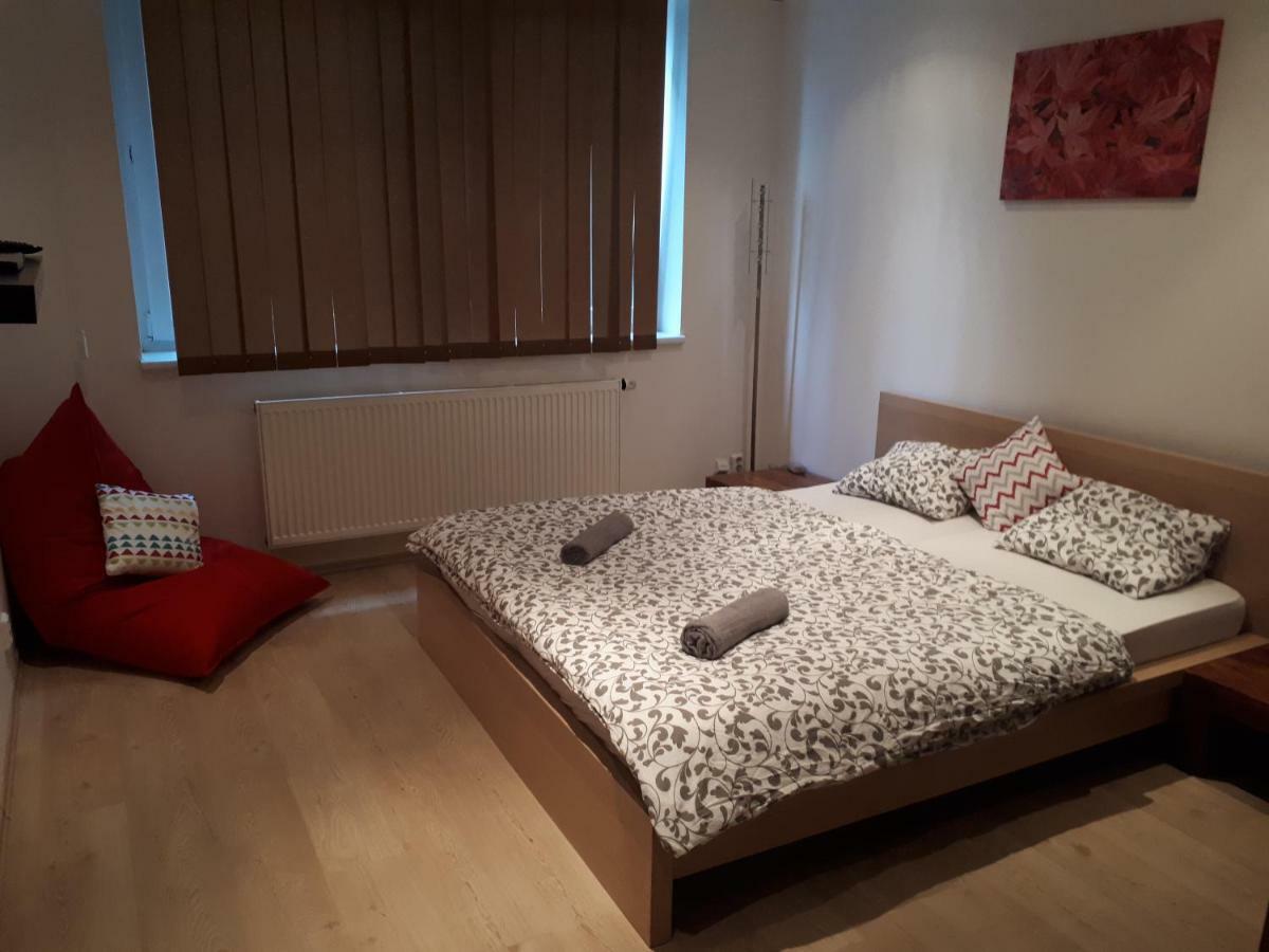 Utulny Apartman V Bratislava 6 מראה חיצוני תמונה