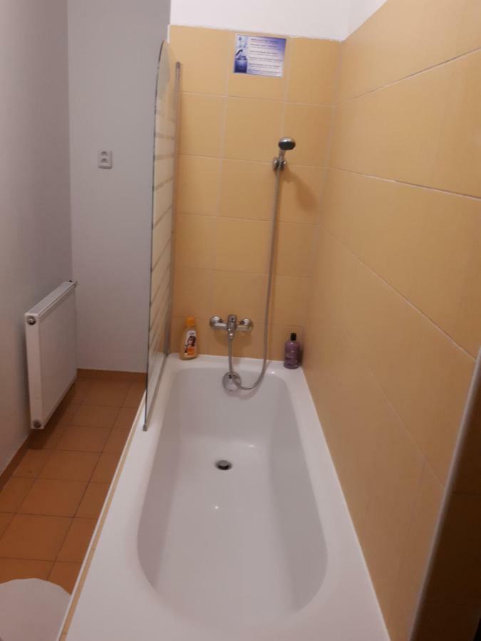 Utulny Apartman V Bratislava 6 מראה חיצוני תמונה